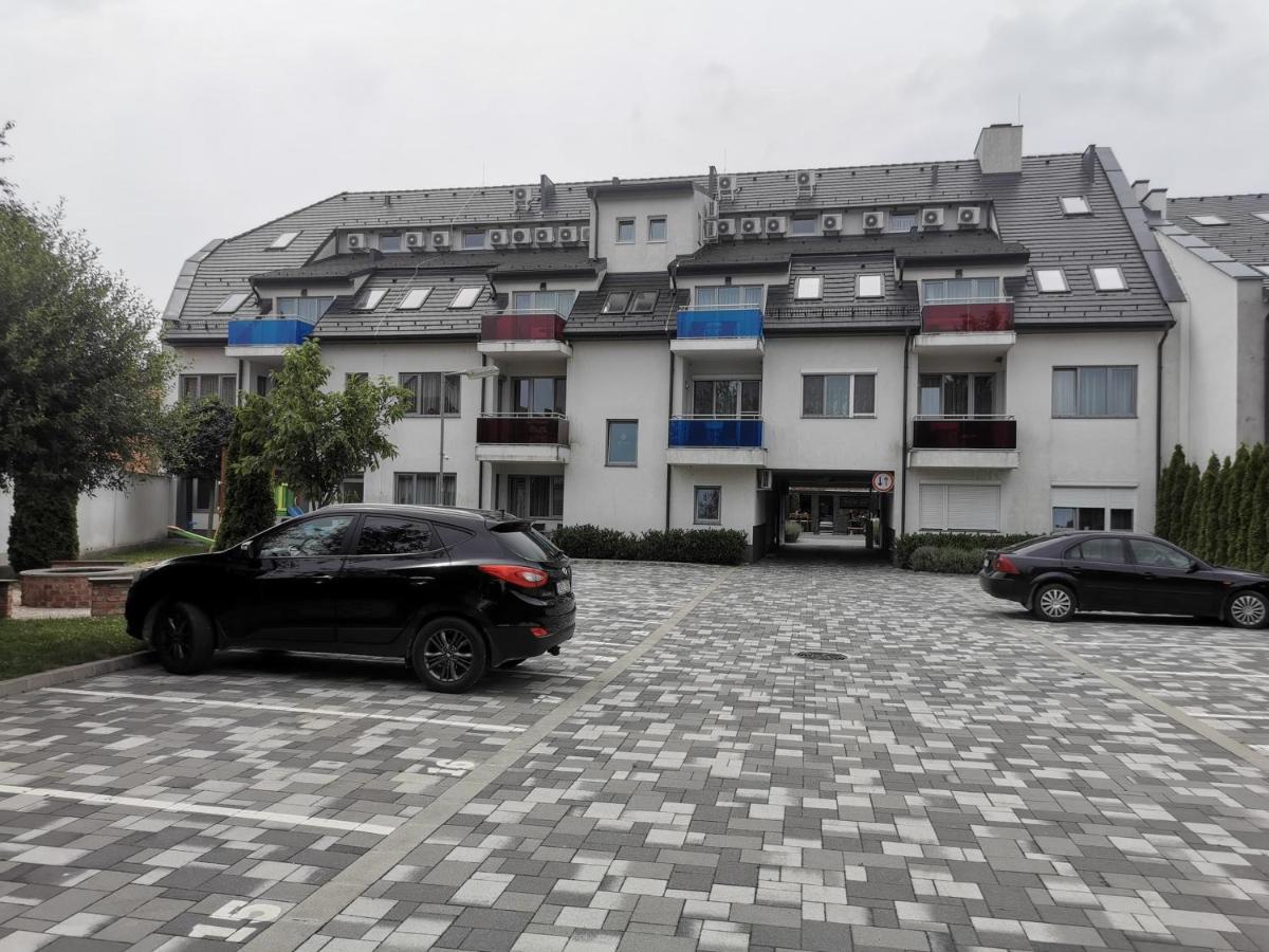Szabo Lux Apartman Sárvár Exterior foto